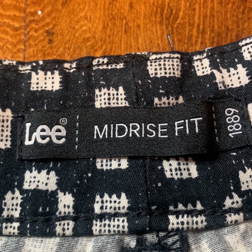 LEE MID RISE SHORT - Picture 4 of 11